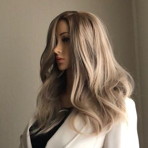 mixed blonde wig long light dark natural blonde mix wavy 20 24 inch NWT